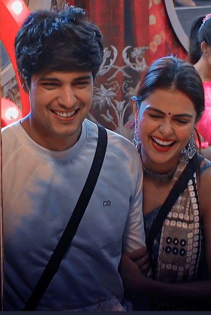 my_favorites14's tweet photo. Straight out of a romance book... 
#PriyAnkit 

QUEEN OF HEARTS PRIYANKA https://t.co/5PZPPJPrVq