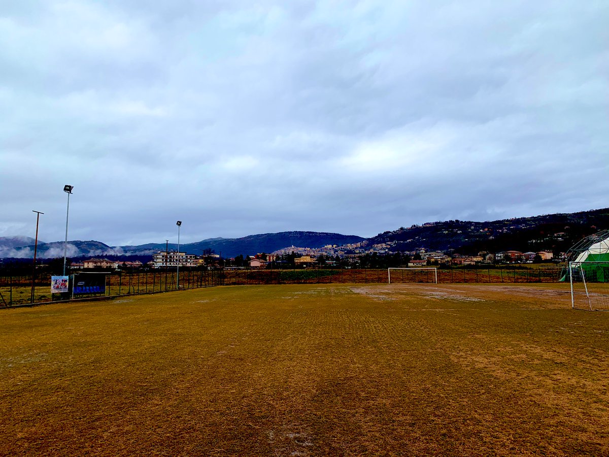 WelshSchoolsFA's tweet photo. INTERNATIONAL | Roma Caput Mundi 🇮🇹
⚽️ #Training this morning at #Fuiggi FC in the wet and rain. It’s like being at home‼️ #Cymru
🇮🇹 #GAMEDAY 1️⃣
T - 24 hours vs @lndlazio 2.30pm KO (1.30pm GMT)
#WSFA https://t.co/EfZqKxcDWO