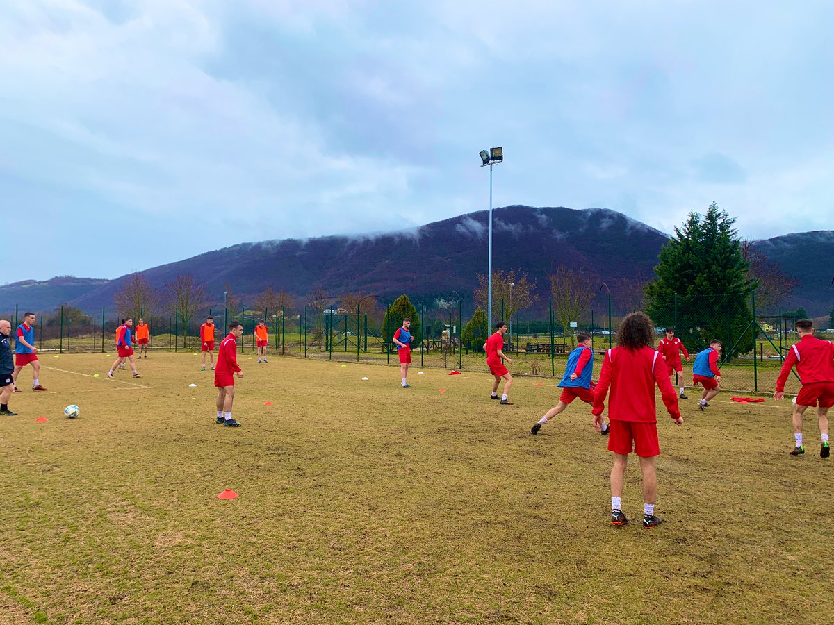 WelshSchoolsFA's tweet photo. INTERNATIONAL | Roma Caput Mundi 🇮🇹
⚽️ #Training this morning at #Fuiggi FC in the wet and rain. It’s like being at home‼️ #Cymru
🇮🇹 #GAMEDAY 1️⃣
T - 24 hours vs @lndlazio 2.30pm KO (1.30pm GMT)
#WSFA https://t.co/EfZqKxcDWO