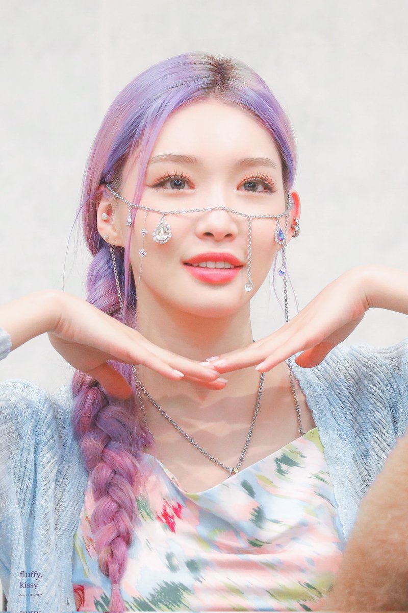 EverydayChungha's tweet photo. #청하 @CHUNGHA_MNHent  #CHUNGHA https://t.co/0XISY1tbqn