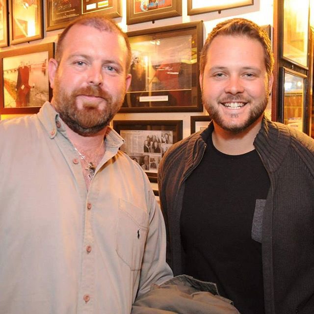 TomdeloheryJ's tweet photo. #tbt #artistthomasdelohery #thomasdelohery @TomdeloheryJ and #sameather #producersameather #charliestgeorgespub #limerick #ireland Thomas Delohery & Sam Eather https://t.co/4B2JUZNPYe