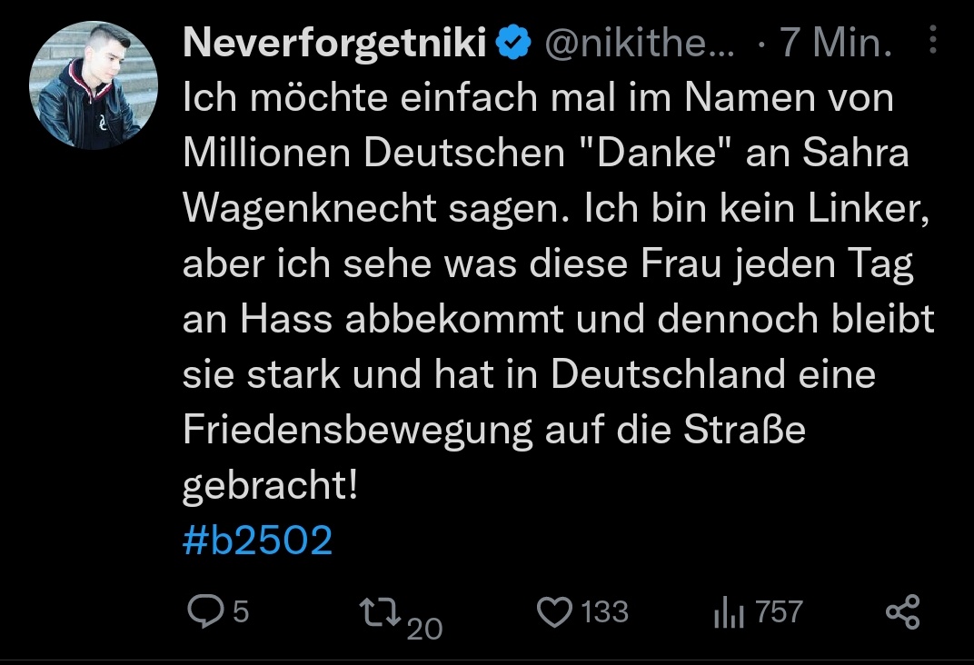 breitzeit's tweet photo. Waaaas? Du bist kein Linker????
Ist ja eine tolle Friedensbewegung, wenn sie es nicht mal schafft, dass
sich #NikiSchreibtKacki bewegt. https://t.co/9M7Y2sg60C