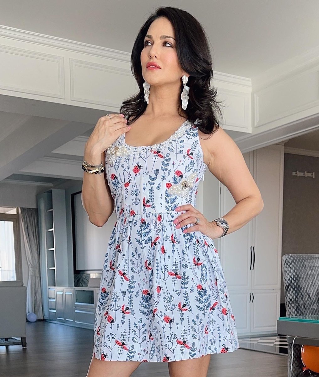 Ironman_Den's tweet photo. Splendid Angel @SunnyLeone 😍

#SunnyLeone #ActressesDuniya https://t.co/rcdjg7c0pw