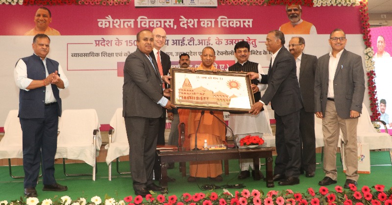 TataTech_News's tweet photo. #Upskilling - We're excited to collaborate with the UP govt. to transform 150 ITIs into futuristic Technology hubs aimed at upskilling youth on #Industry40 technologies and improving their employability.

👉 https://t.co/1gU4IwomRH

@myogiadityanath

#EngineeringABetterWorld