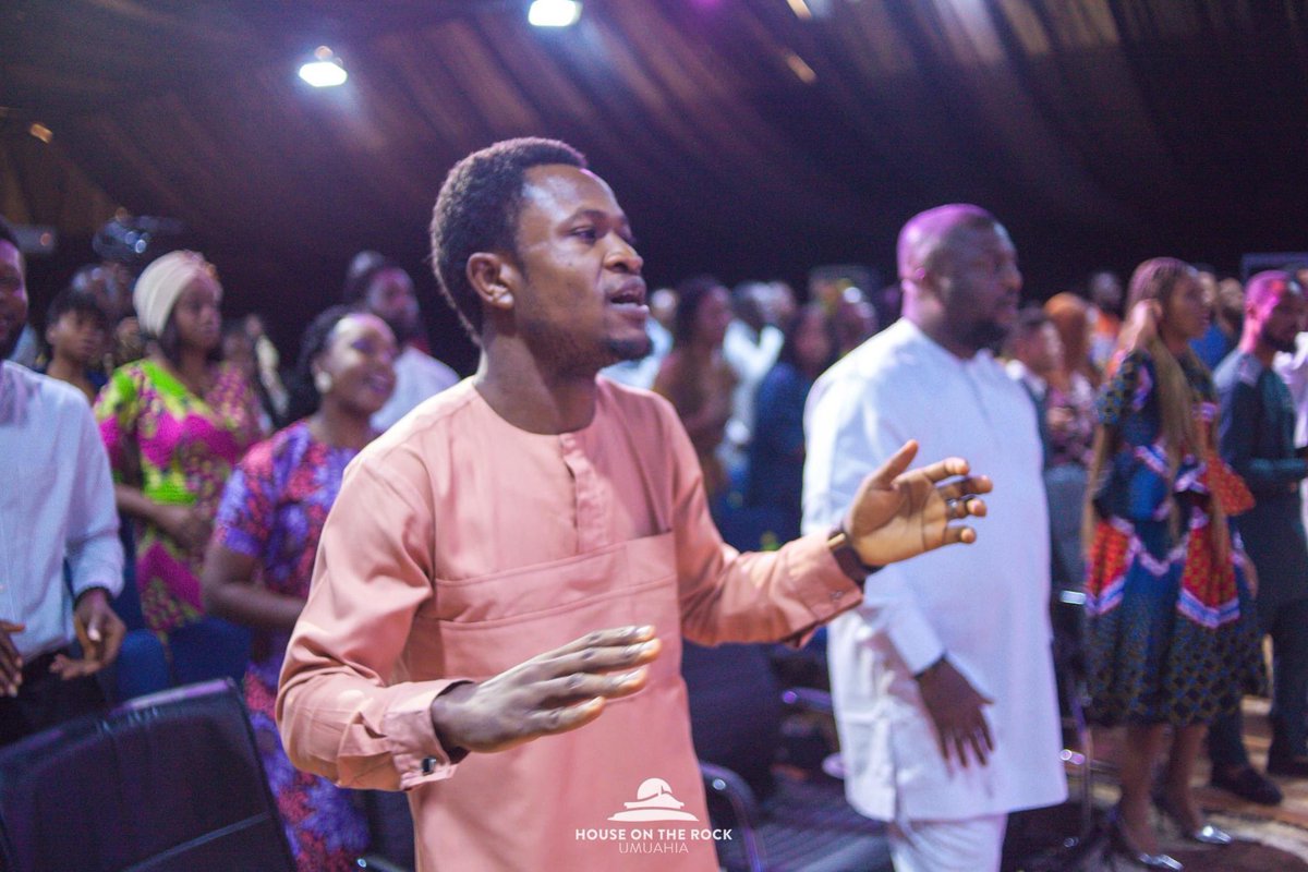 hotrumuahia1's tweet photo. |CONTEMPORARY PRAISE|
🎤Who am I that You are mindful of me?
That You hear me when I call
Is it true that You are thinking of me?
How You love me
It's amazing
I am a son of God
He calls me son
#Contemporarypraise
#Createdtowin
#Hotr
#Hotrumuahia
#Hotrservice
#Hotrmedia https://t.co/qg8qkA8BlK
