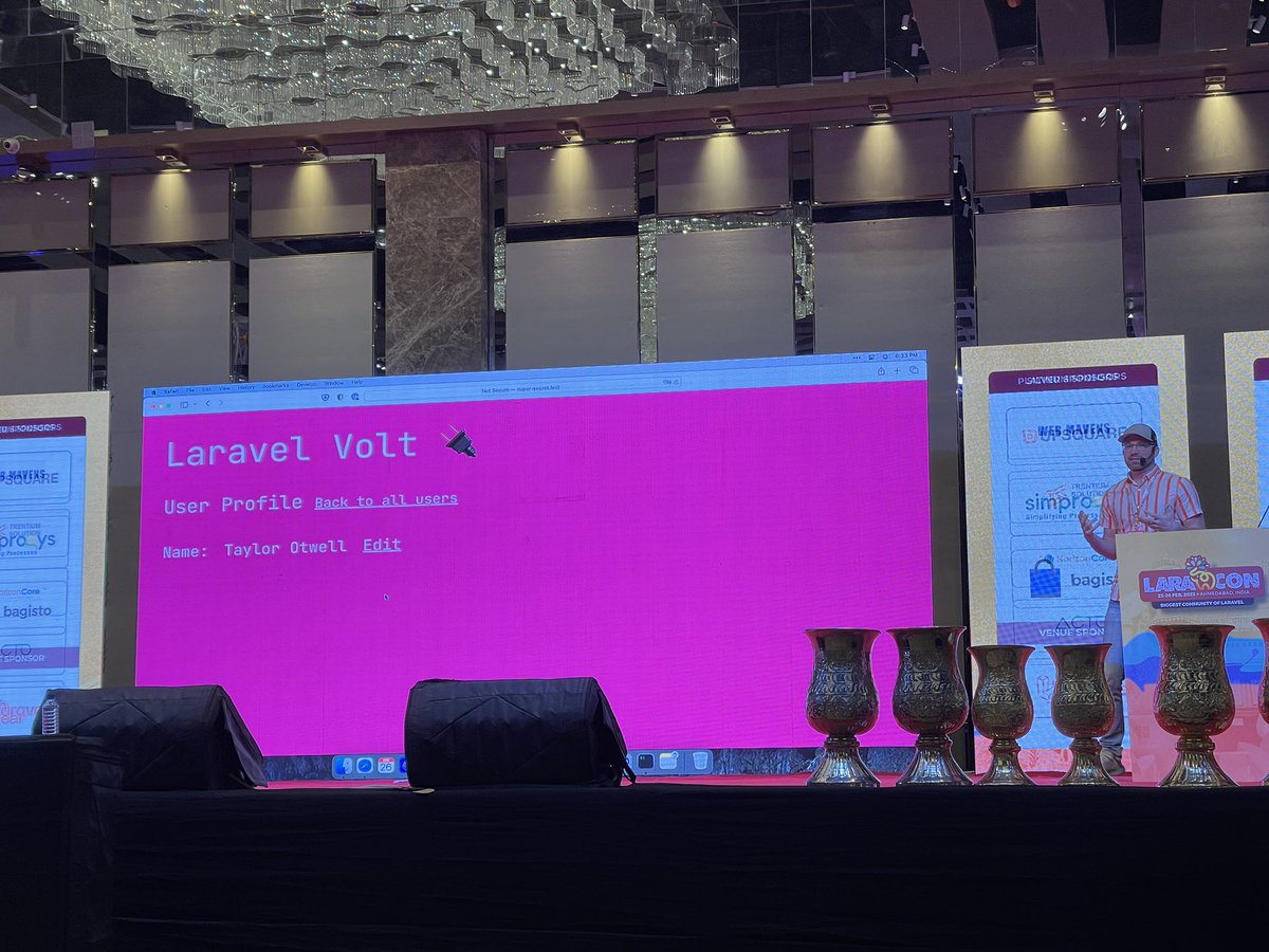 And another one 😵😵#LaraconIN