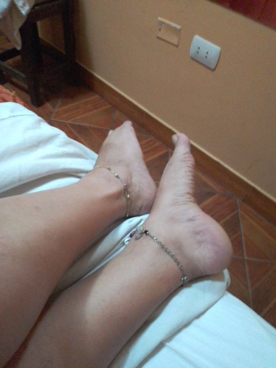 anto7472's tweet photo. Piecitos de princesa jejeje saludos espero les guste si pueden le dan RT &amp; FAV https://t.co/TUiG9alafX