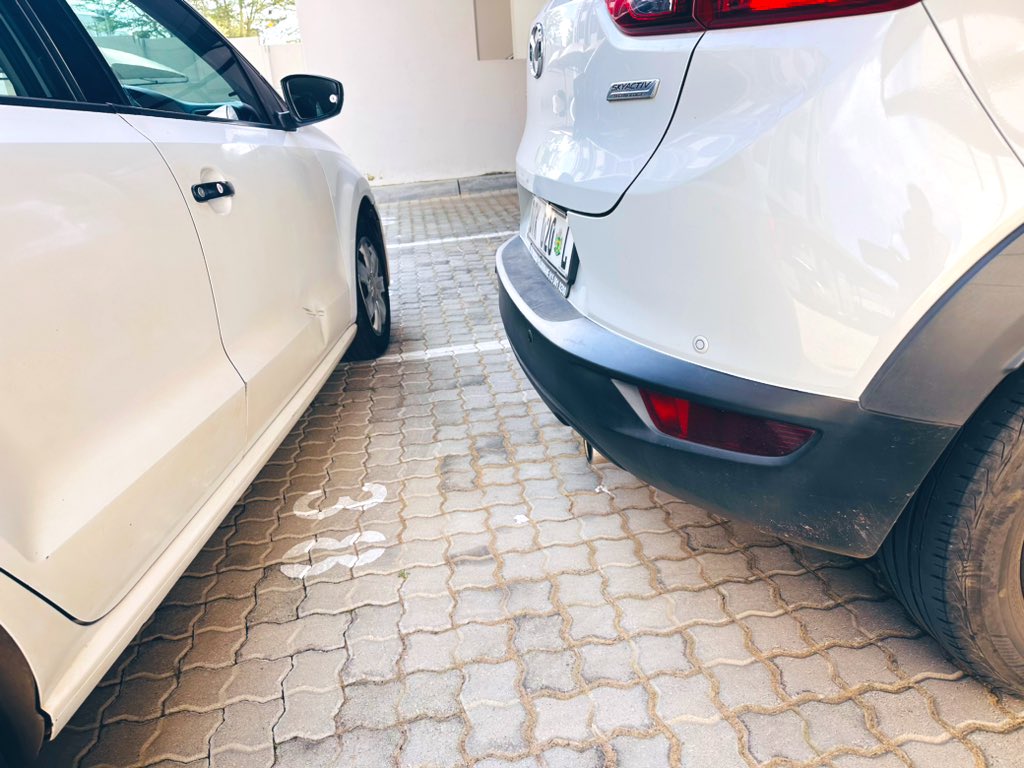 Visitor parked in a wrong parking then cousin parked behind them they will go out tomorrow can’t be stressed by ANC, high inflation, petrol &amp; People who don’t know where to park their cars, They will go out tomorrow morning my level of pettiness on Sunday 💯🫣