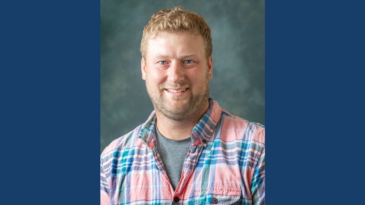 hoosieragtoday's tweet photo. Indiana dairy producer Lance Sommer (@LSommer1987) from Adams County says he and his family teach young kids about the dairy industry by inviting kindergarten classes from nearby schools for tours of their farm. @INDairy 

https://t.co/JlyES8Aa1G https://t.co/RFGf0t4mZR