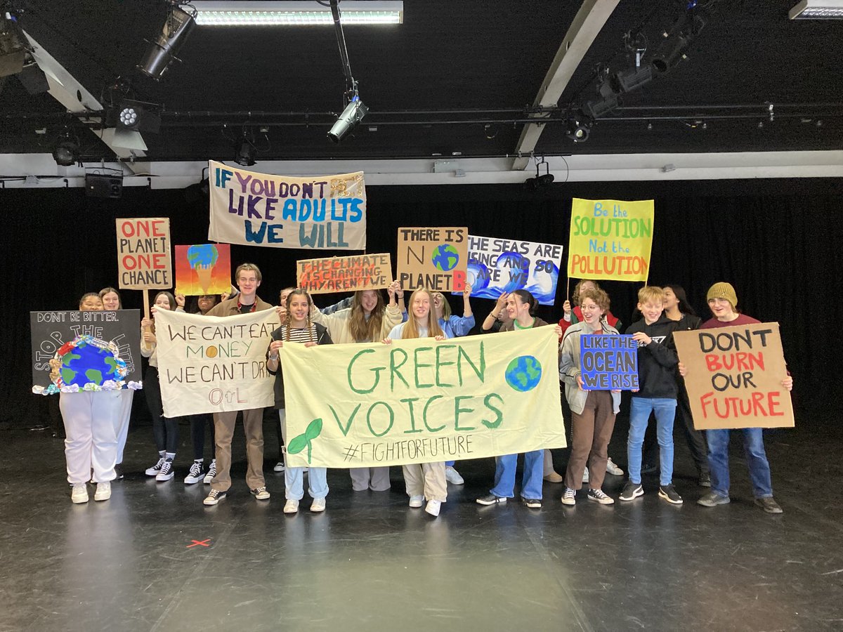 ⁦⁦@NottmPlayhouse⁩’s ⁦@NTConnections⁩ company have made their own banners/placards for their play #ismymicrophoneon by ⁦@TannahillJordan⁩ #youththeatre #youngvoices #climateactivism ⁦@XRNottm⁩ ⁦@CANotts⁩