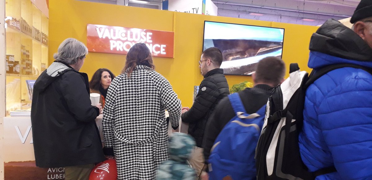 saultprovence's tweet photo. @MaRegionSud @Departement_Var @departement13 @AlpesMaritimes @AlpesHtProvence @Vaucagri @84Developpement @hautesalpes La Smart Destination Mont Ventoux Provence est présente sur lecstand du département de Vaucluse aux côtés de Vaucluse Provence Attractivité.  Cette année le miel est à l honneur 🐝 https://t.co/4vfg7DWLUn