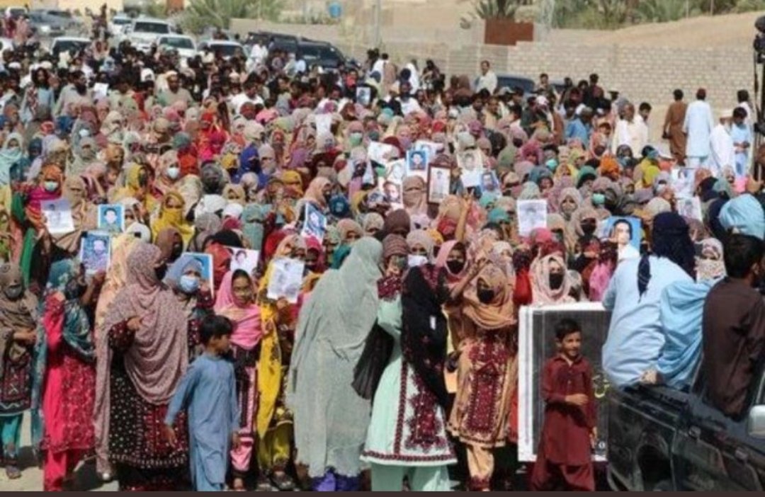 Stop Human rights violations in Balochistan.
#SaveBalochWomen
#StopEnforcedDisappearance