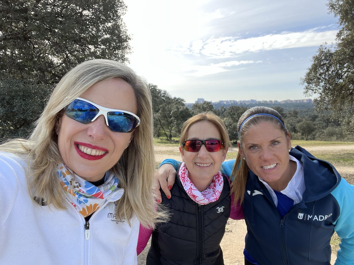 aliciamartinpe's tweet photo. “Las #amigas son hermanas que se eligen”
#deporte #confidencias #feliz #finde10 https://t.co/zeW3P7reA5