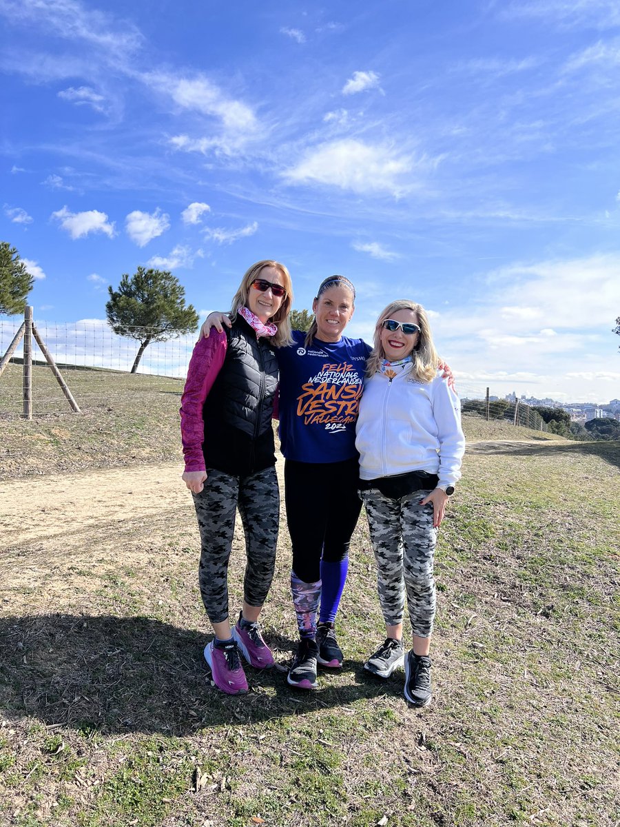aliciamartinpe's tweet photo. “Las #amigas son hermanas que se eligen”
#deporte #confidencias #feliz #finde10 https://t.co/zeW3P7reA5