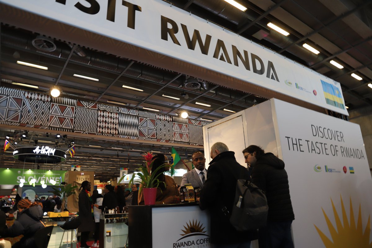 RDBrwanda's tweet photo. Rwandan exporters are participating in the Paris International Agricultural Show in France, taking place from 25 February - 5 March.

They are showcasing #MadeInRwanda products to buyers from across Europe.

#SIA2023 #RwandaWorks🇷🇼 https://t.co/V61vJ9eE2I