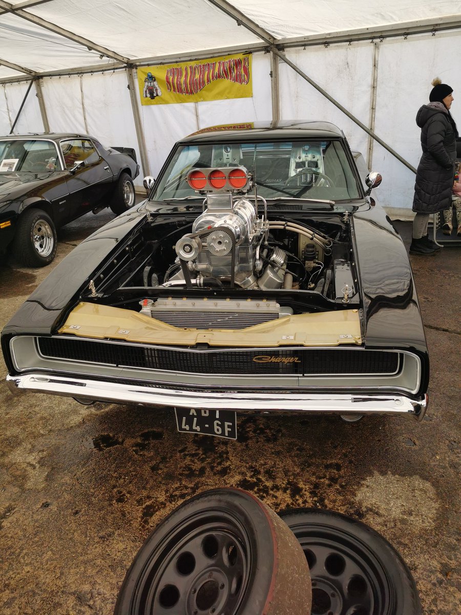 Carpaediem93's tweet image. Superb time at Straightliners seeing friends old and new and seeing some old track adversaries from Drag Racing times.... Andy did a full on thigh rub at this and made a loud phwoar noise ha ha #straightliners
