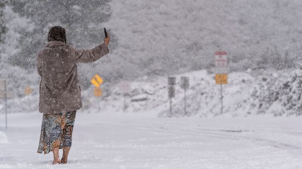 osa_andre's tweet photo. When it #snows in #LosAngeles #California, you certainly ask WTF!!! https://t.co/qGFAOe6Q3t