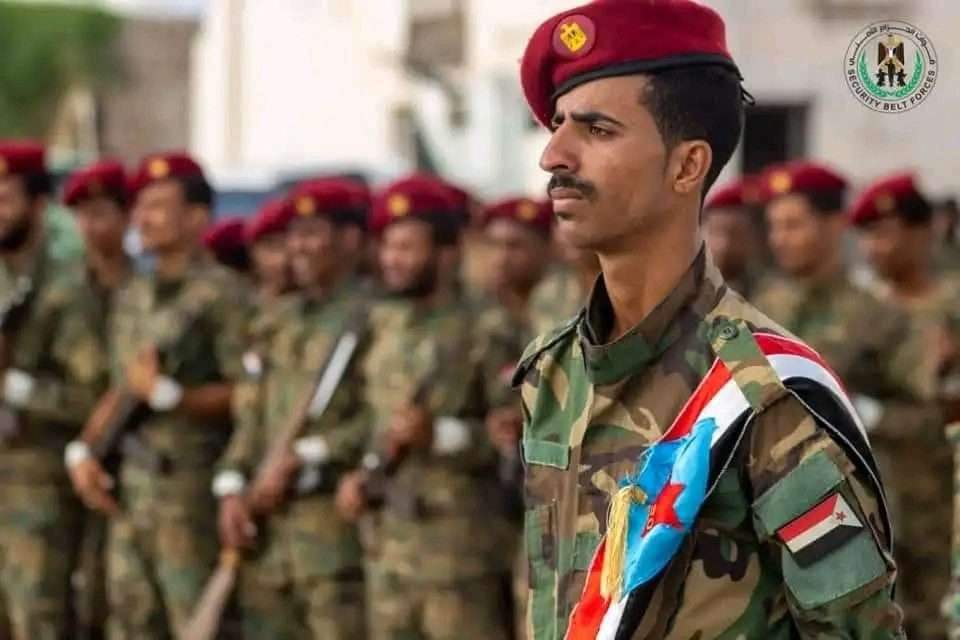 لازالت عدن تمسك بشعرة معاوية فلا تستفزو شعب ضحي بكل شي لاجل وجوده ع هذه الجغرافيا عزيز كريم
مساء الخير يا جنوب ✌️