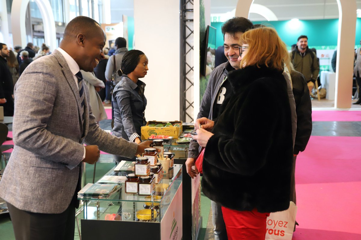 RDBrwanda's tweet photo. Rwandan exporters are participating in the Paris International Agricultural Show in France, taking place from 25 February - 5 March.

They are showcasing #MadeInRwanda products to buyers from across Europe.

#SIA2023 #RwandaWorks🇷🇼 https://t.co/V61vJ9eE2I