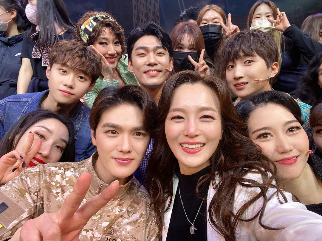 hyenaBLOSSOM's tweet photo. 🎶뮤지컬 #이프덴 마지막 공연 후 박혜나 배우님❤️

#박혜나
#이프덴

인스타그램 보러 가기👀
https://t.co/VBBTqqJlqv https://t.co/twSslc0kwt