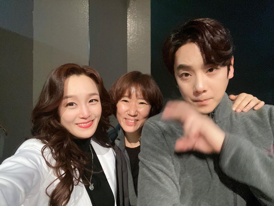 hyenaBLOSSOM's tweet photo. 🎶뮤지컬 #이프덴 마지막 공연 후 박혜나 배우님❤️

#박혜나
#이프덴

인스타그램 보러 가기👀
https://t.co/VBBTqqJlqv https://t.co/bJhvw8iDqX