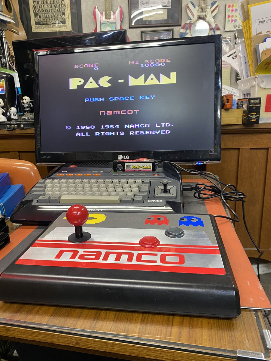 infinity5750's tweet photo. I bought a joystick for PS with broken bluetooth for 300JPY a while ago. I had a little time today, so I converted it for MSX. The difficulty is that it is huge, and the good point is that it is easy to handle.
#MSX #SatanicMacClub #KerosMacMods https://t.co/irnKOESLpq