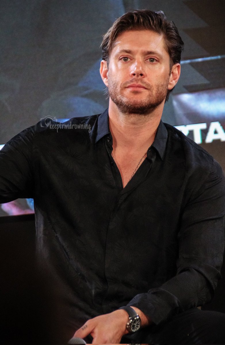 KeepFrmDrowning's tweet photo. He's just 🔥🔥

@JensenAckles, Jus In Bello convention 2023. #jib11 #jibweek #AcklesNation #SPNFamily https://t.co/buIn9AtZWQ