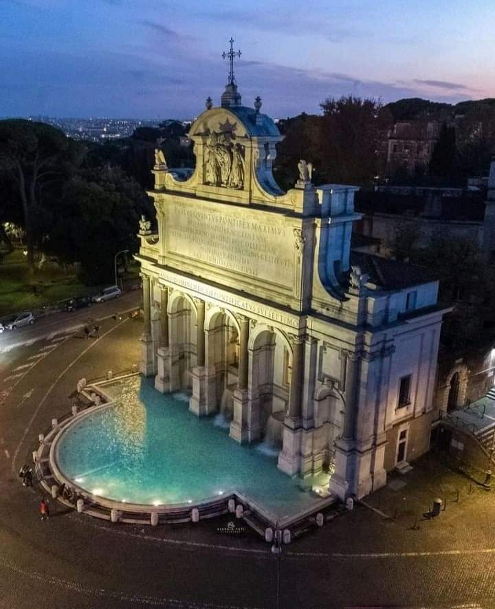 semoromani74's tweet photo. Er Fontanone💦
Costruito come mostra terminale dell'acquedotto Traiano per volere di papa Paolo V,  l'attuale aspetto è stato realizzato con l'intervento di rifacimento portato avanti da Carlo Fontana
#semoromani #roma  #visitareroma #romaedintorni #ingiroperroma #romalovers https://t.co/M1UKaWI25B