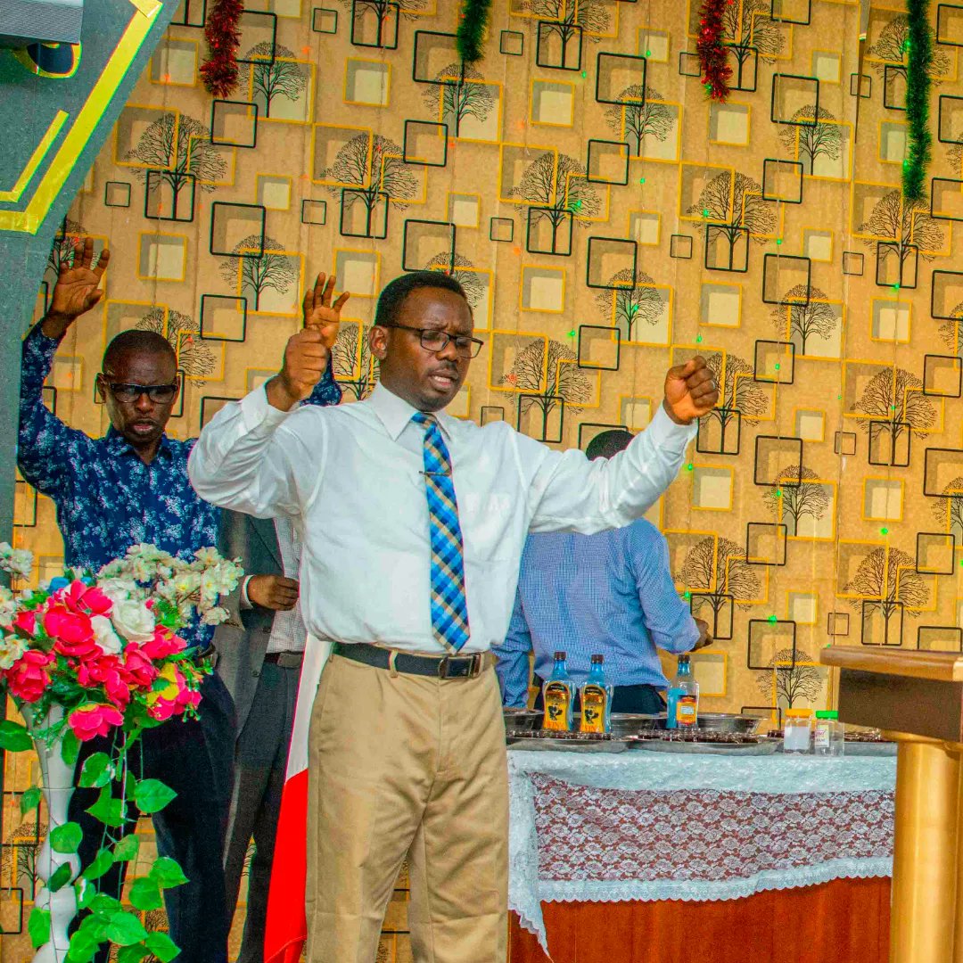 pacesetters_abk's tweet photo. With all our hearts filled with joy, we worship you GODπ
#sunday #sundayservice #febuary #gofamint #gofamintnigeria #pacesettersabk https://t.co/CoY9157Y1h