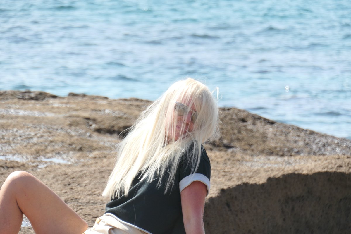 KimCameronMusic's tweet photo. Some days are just like that.....
#crazyhair #letitfall #kimcameron #musicmaker #billboardartist #charting #musicinthemaking #director #producer #oceanlover #alwayssmiling #lifelover #blondegirl https://t.co/spGhuZp0Gp