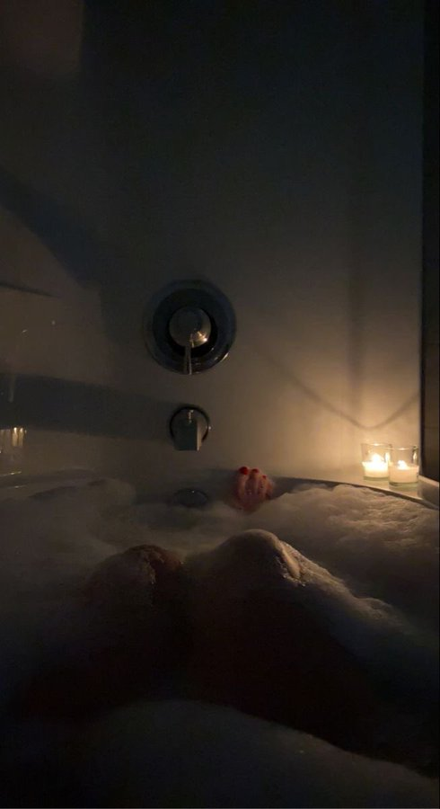 ClaraD94's tweet photo. Je suis chaude 💋🥵
Qui veut pe rejoindre et toucher ma jolie..🫢🍑
100 Rt et fav un surprise a tout le monde💦😘 https://t.co/eIhAcWdeBb