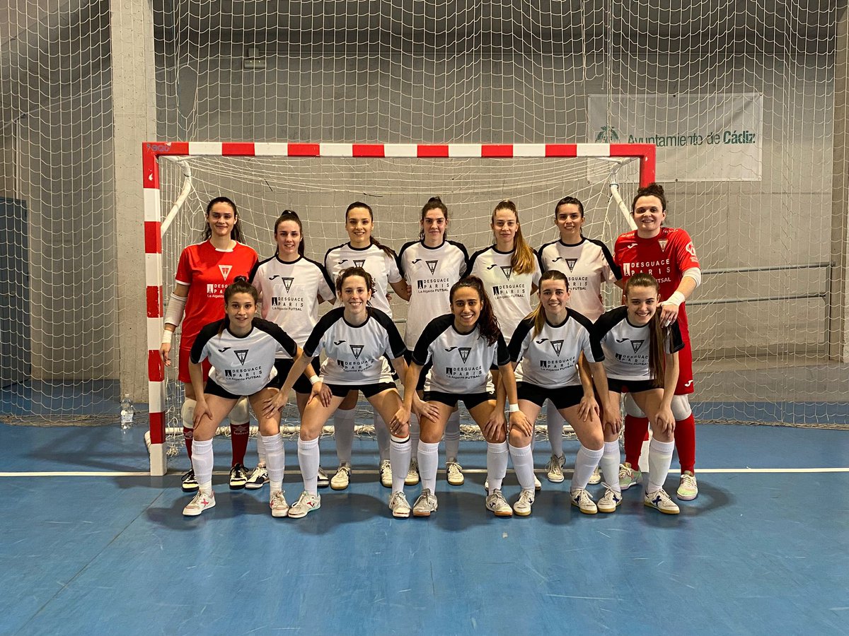 DesguaceParisFS's tweet photo. 🟠⚫️ 2ª división: victoria en Cádiz, buen ritmo y buen resultado de nuestras guerreras.
Especial mención para Nerea, regresaba a los terrenos de juego tras una larga lesión.

¡Vamos equipo! 🔥🔥

#PasionSinRival
#SomosLaAlgaida 
#ViveArchena https://t.co/SPlXaG7UTe
