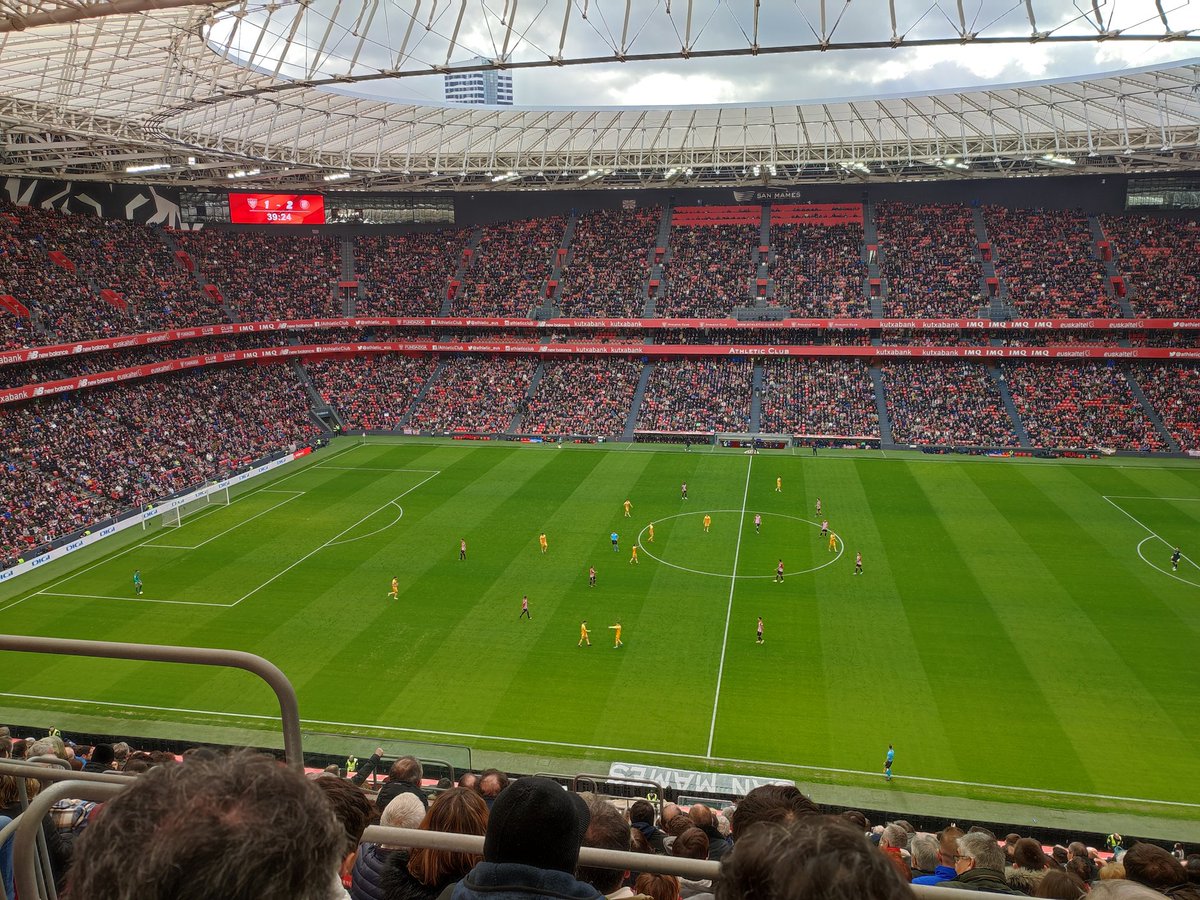 Jeplaroj's tweet photo. Cómo sube el nivel de juego e intensidad cuando los árbitros dejan de pitar "faltitas" y derivados... #AthleticGirona @LaLiga https://t.co/8OyCh7HTwk