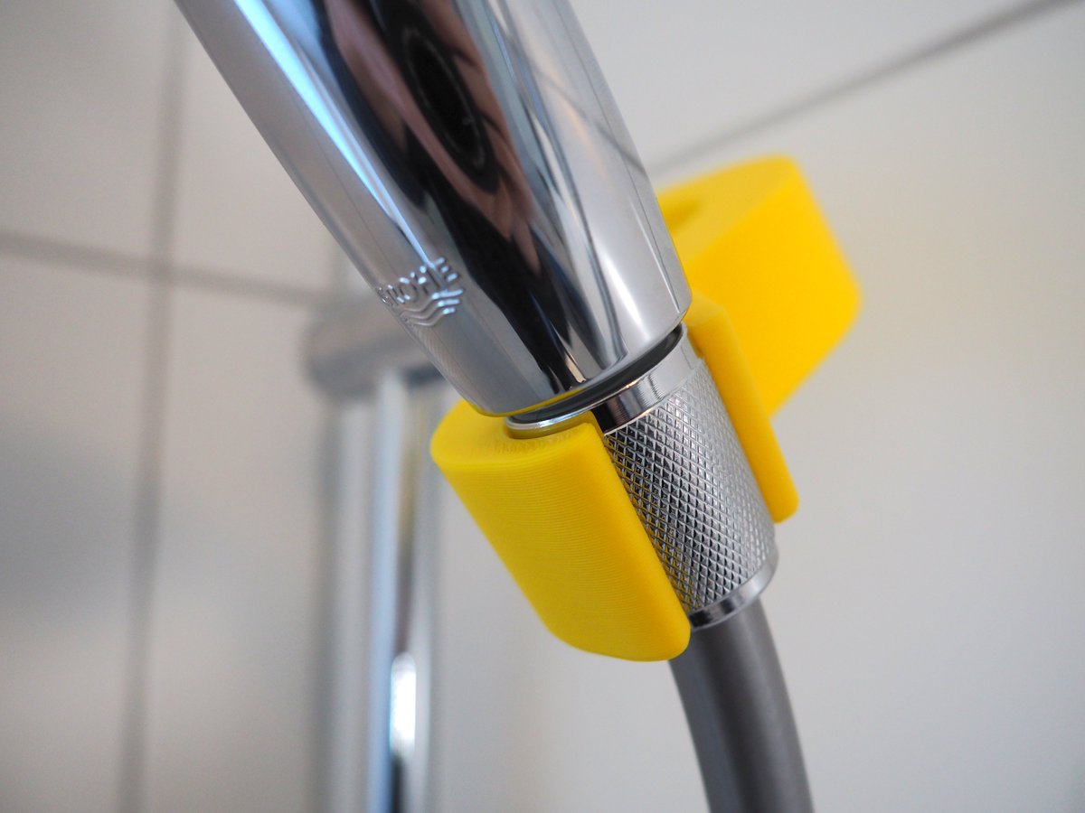 Extrutim's tweet photo. Did they install the showerhead in your bathroom also completely senseless? I've made a parametric design that allows you to position your shower head where you want it!
Download it here on @printablescom: https://t.co/C0luivf09t

#3Dprinting #3dmodeling #3Dprinted #printables https://t.co/AYrAG1kkMX