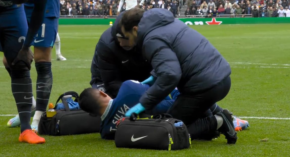 pldadepressao_'s tweet photo. Aquela imagem que nenhum torcedor do Chelsea espera ver https://t.co/qFldoBOm1Q