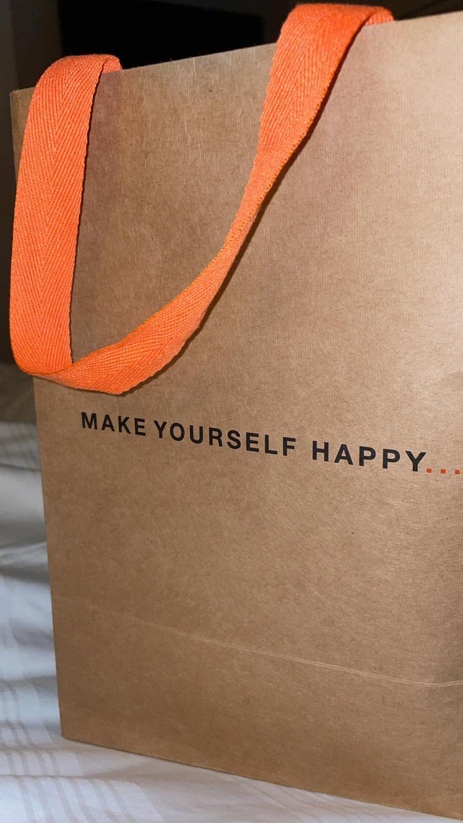 CaliforniaFrizz's tweet image. Cocoa Heaven 🍫🙌🏾🤎

#ItsTheLittleThings #ThanksThen