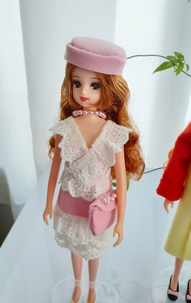 #見た人も無言でピンクの何かを上げる