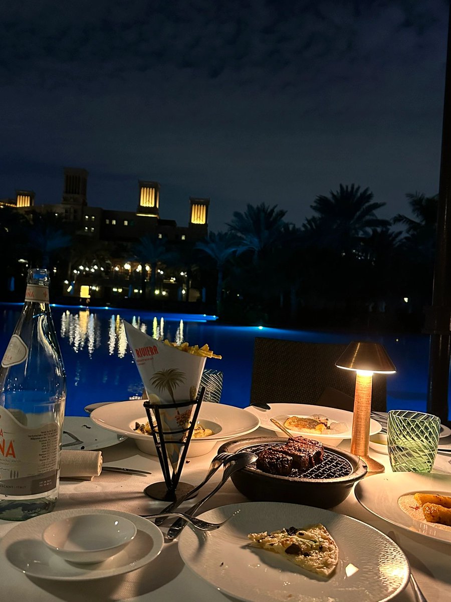MarckendyTilus's tweet photo. I wish my friends a happy weekend and have a casual meal. https://t.co/GhgVJik8db
