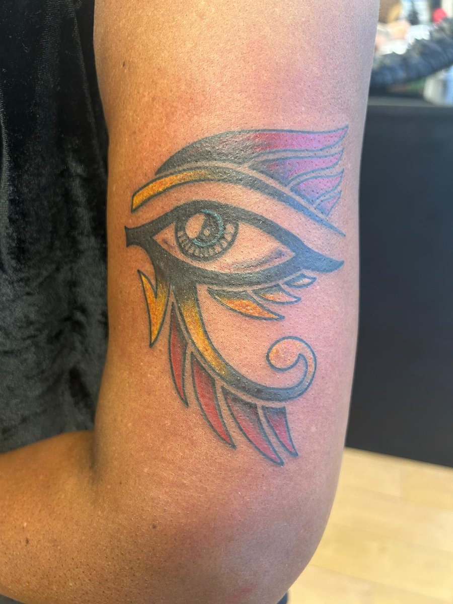 BlackSheepsView's tweet photo. Moved to realise all of us 5 closest siblings have a version of the protective eye of Horus tattoo...after an hour and half this is mine .Lush day, tatt, Jamaican Dinner then Escape Room experience ❤️#siblings #meaningfull #reunion https://t.co/VEib07ssOB