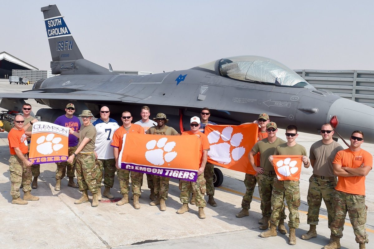 ClemsonBuzzz's tweet photo. Every SUNDAY we ask that the #Clemson Family show we still support &amp; care for All those who serve #WhataTimeToBeaClemsonTiger #TigerTownBound https://t.co/0zDd0H2gyU
