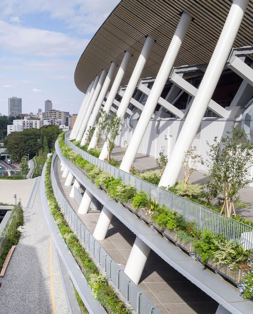 parametricarch's tweet photo. Japan National Stadium by Taisei Corporation + AZUSA SEKKEI + Kengo Kuma &amp; Associates integrates Japanese-ness with multilayered “eaves.”

📸 Taisei Corporation, Azusa Sekkei Co., Ltd. , Kengo Kuma and Associates Joint Venture

#stadium #kengokuma #olympicstadium #structure https://t.co/aiYSrIdTNi