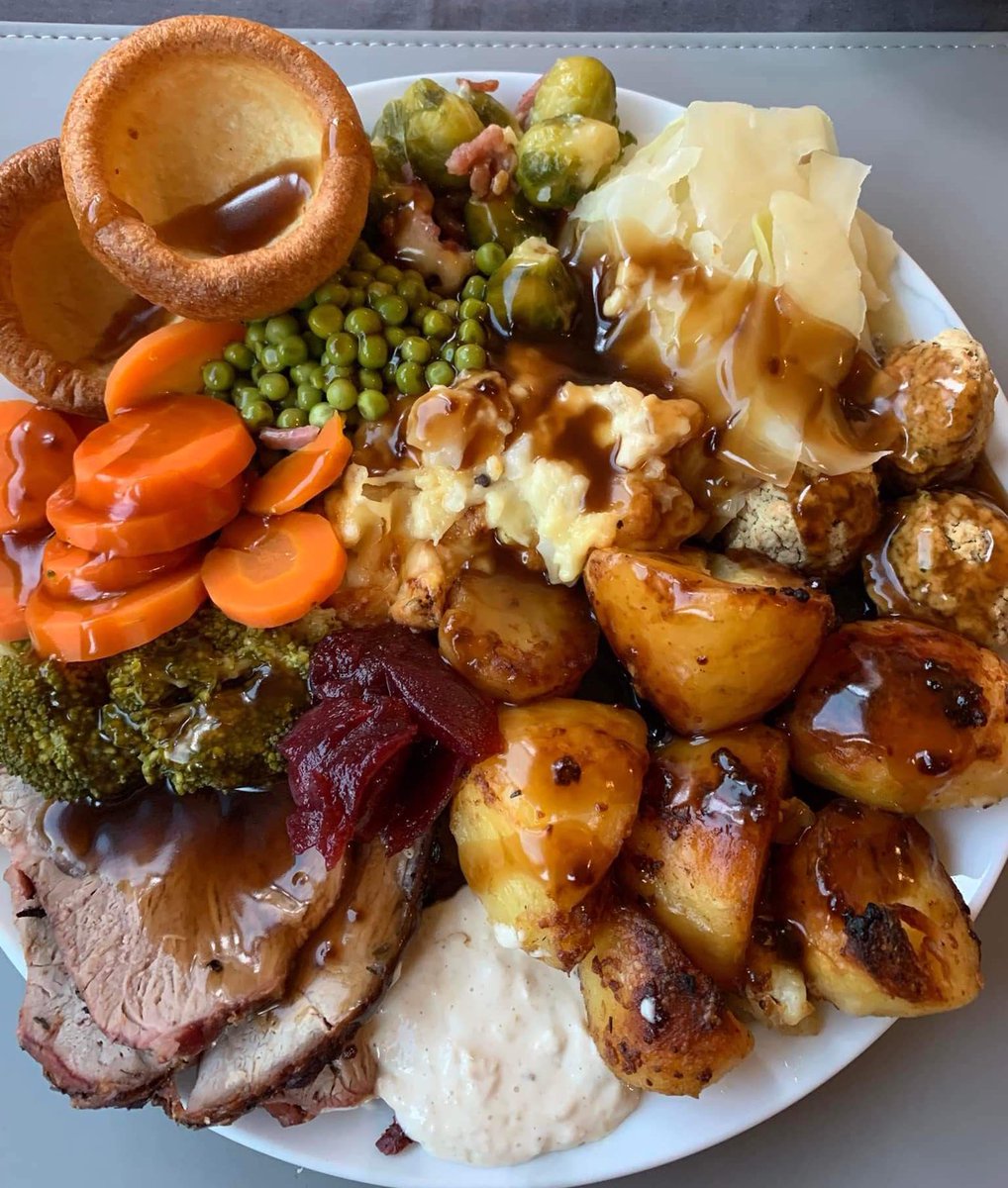 WHATSFORDlNNER's tweet photo. Roast Dinner https://t.co/5m8xWqeW7h