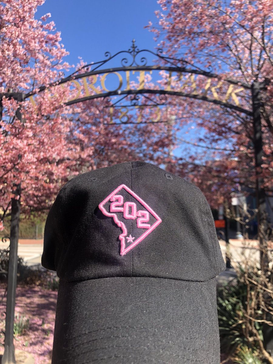 AtlasBrewWorks's tweet photo. 24 awesome vendors on site at our Ivy City location today, starting at 1pm. Food, sweet treats, coffee, plants, vintage. All small local businesses. Come and support. https://t.co/xymH4PbLI9