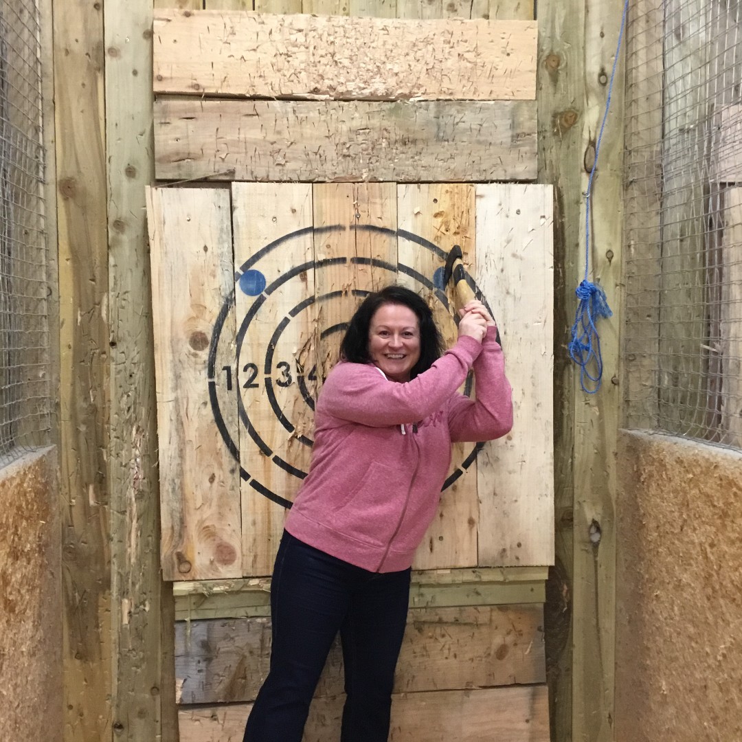 One of many blue dots achieved this weekend🔵🪓 #TimberJacks #AxeThrowing #HighScore #PhotoOp #Sunday
