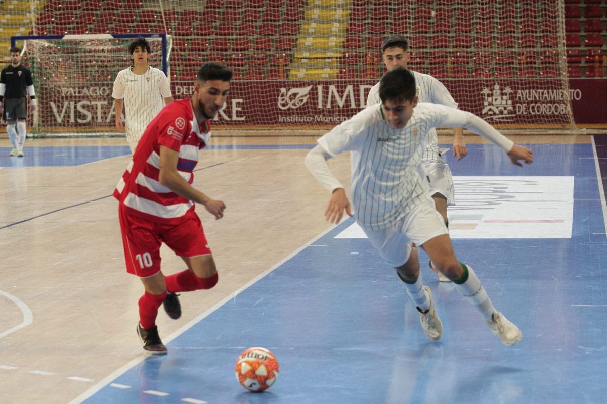 📣 ¡¡FINAL EN VISITA ALEGRE!!
🏆 2ª División B - Grupo 5
⚽️ Córdoba Patrimonio 6-2 <a href="/GranadaFS/">SIMA Granada F.S.</a>
➡️ <a href="/Rfaasanchez11/">rfaasanchez</a> (2), Nano, Víctor, <a href="/pedrodelacruuz/">Pedrodelacruuz</a> y <a href="/Danipineda002/">Dani Pineda</a>, goleadores blanquiverdes. ¡Enhorabuena, equipo!
📸 <a href="/EDU_LUQUE_FOTO/">EDU LUQUE</a>