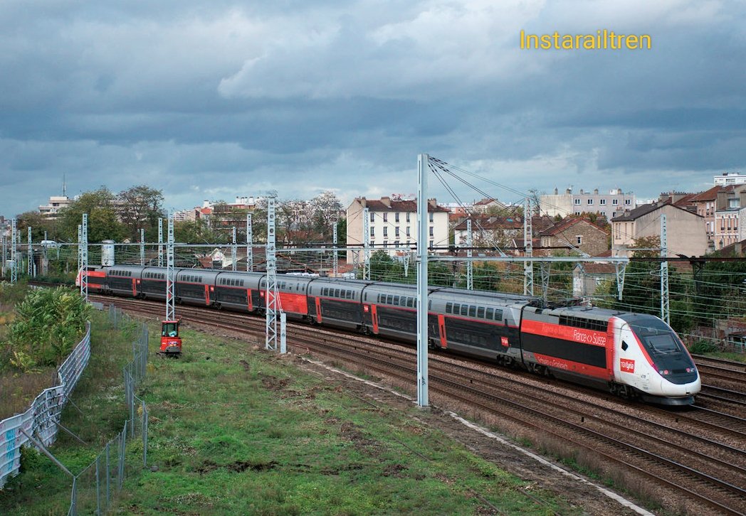 europa_tren's tweet photo. Rama TGV Euroduplex Lyria haciendo el servicio Zurich HB>Paris Gare de Lyon a su paso por Maisons Alfort, año 2022. Foto: Ezequiel Pérez Martínez #EuropTren #instarailtren #Sncf #SBB #CFF #TGV #Euroduplex #IledeFrance #France🇫🇷 #Suiza🇨🇭 #FelizDomingo https://t.co/yLaV1zFQNs