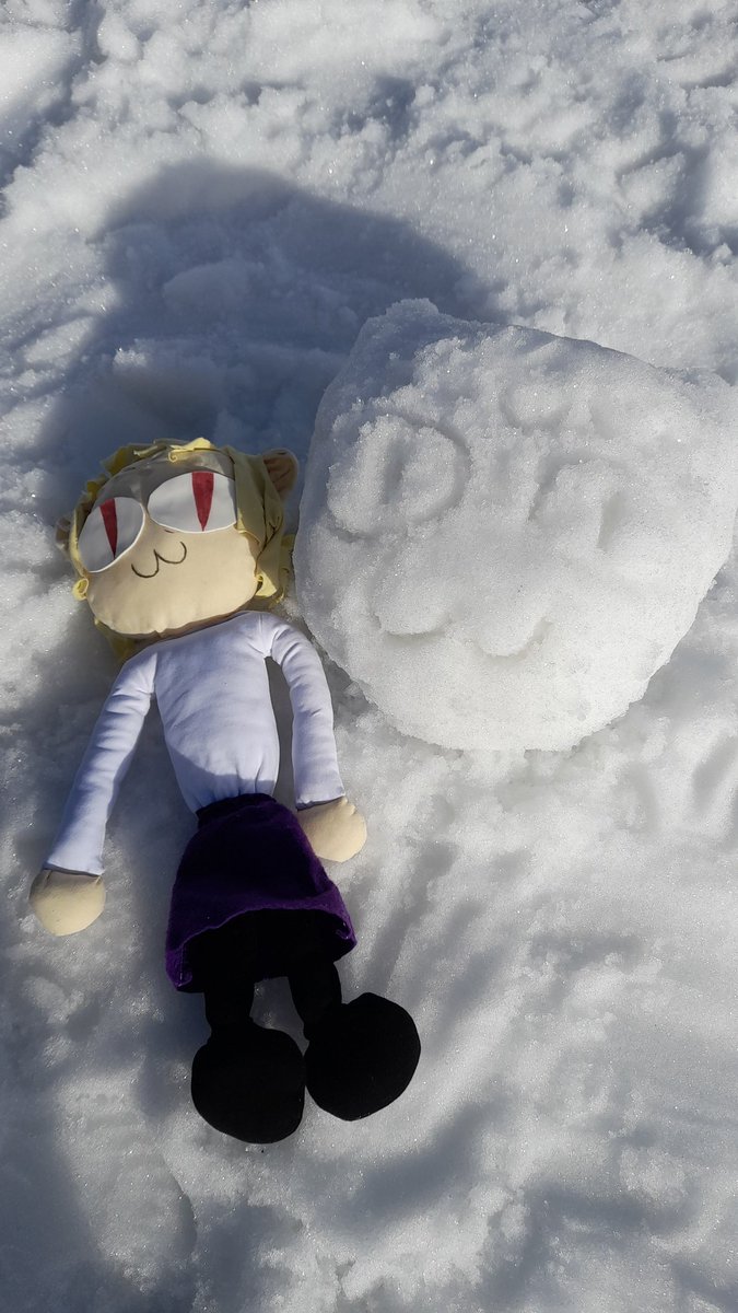 9mmCos's tweet photo. Sometimes you just feel like a snow replica of your head #NecoArc https://t.co/QrESeABVNp