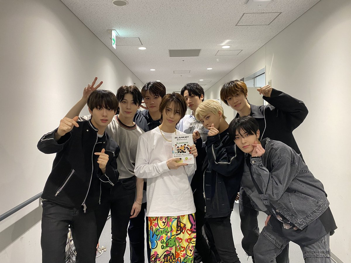 tamasbottomchin's tweet photo. Never thought that i’d be back on Y being kicked out (as it should) + BLANK2Y and Genki pics together ???,!,!:!:&amp;! Is this the multiverse https://t.co/2LDfMRV7EZ