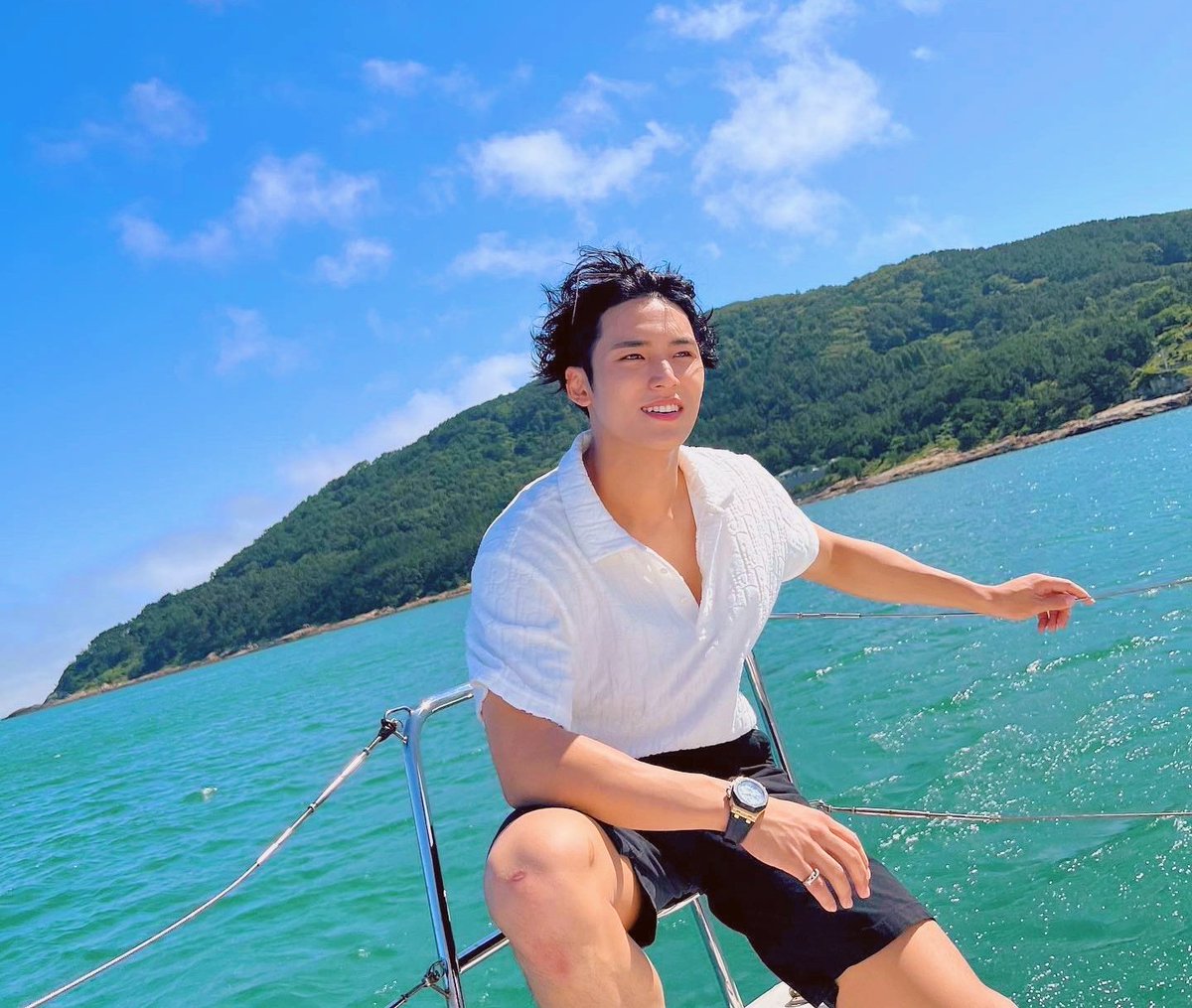 seokgyuenjoyer's tweet photo. fallen | a seokgyu filo au 
 
May gusto si Markus (mg) kay Johann (ww)—ang gwapong president ng COE. But the only way he could get noticed by him is thru the help of his maarteng bunsong kapatid na si Aki. 
 
What if one day, hindi na pala para sa panganay ang nararamdaman nya? https://t.co/FqVNgZzvpl