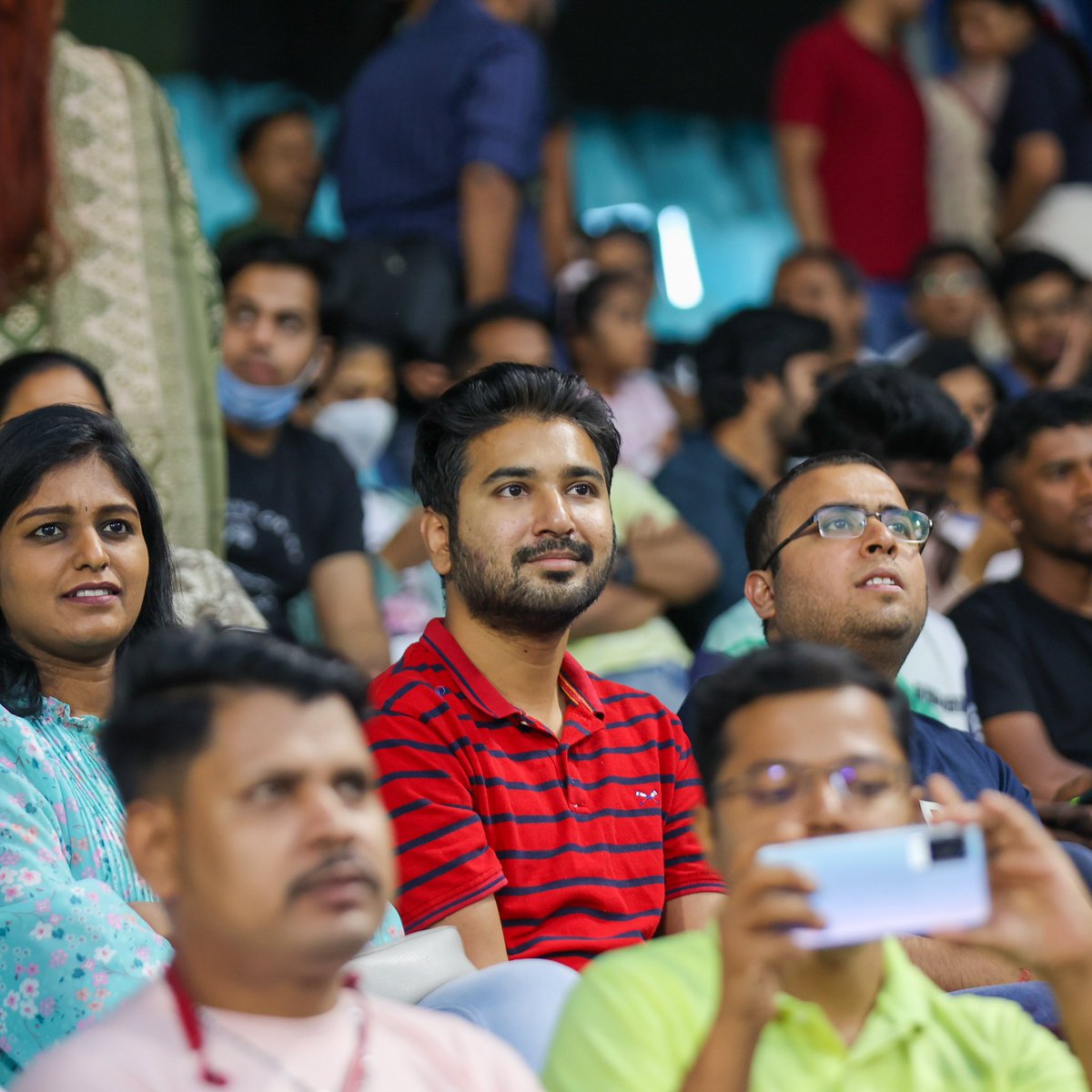 Look who's here to cheer for her favorite player at the #DafaNewsBengaluruTennisOpen! 🎾🤩 The stunning Kannada actress Divya Spandana/Ramya is here with the rest of the passionate tennis fans, adding to the electrifying atmosphere. 🙌🏽🎉